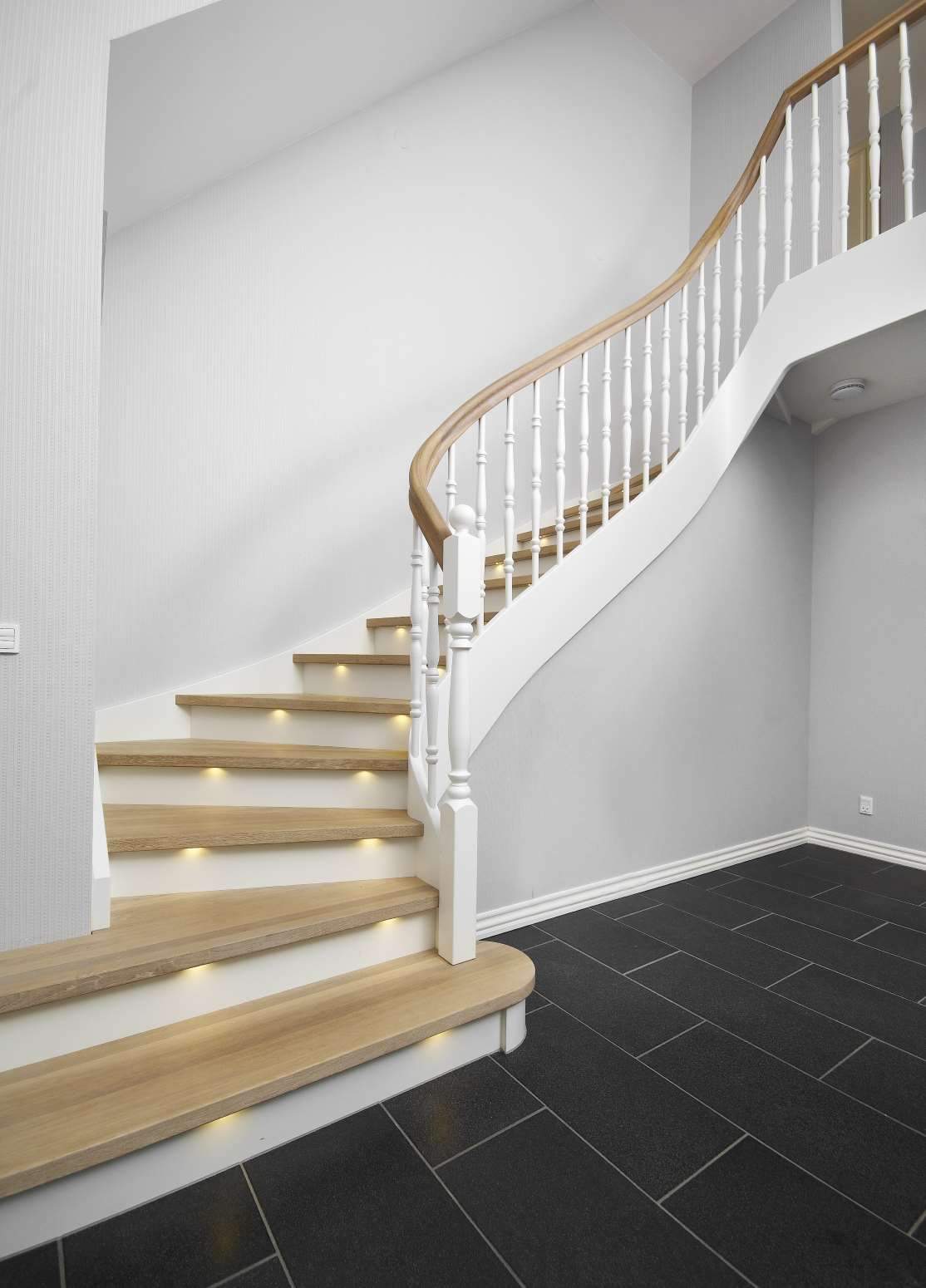 st_halvsvingstrappe_t4